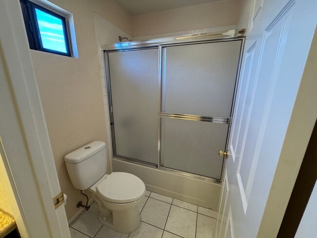 Building Photo - 4 Bedroom house with pool and amazing views