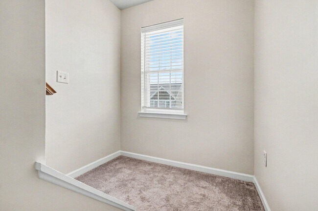 Building Photo - 519 Byler Cir
