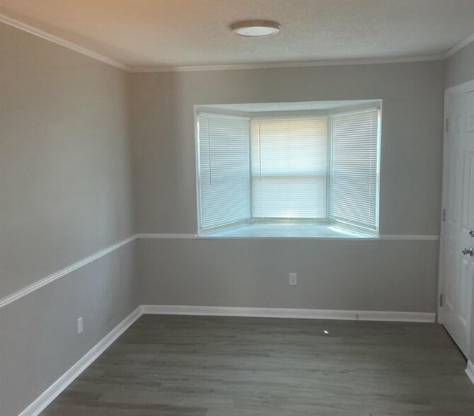 Building Photo - 7626 Claybrook Rd