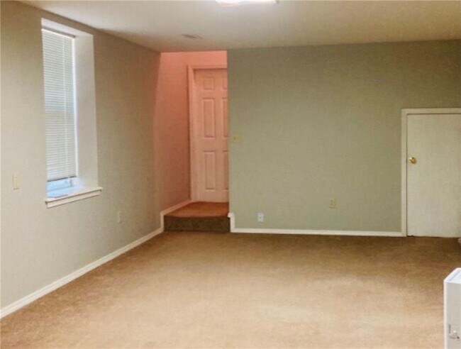 Building Photo - 13765 Apple Ln