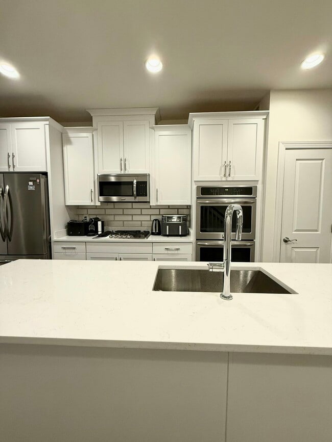 Building Photo - 4624 Woodberry St