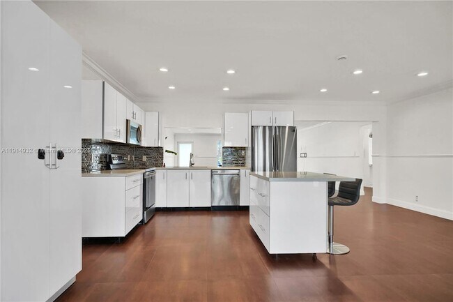 Building Photo - 4721 W Park Rd