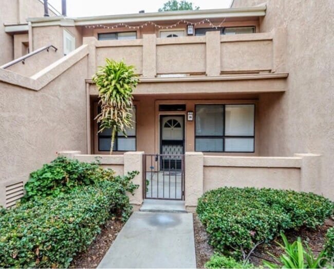 Building Photo - 5722 E Stillwater Ave