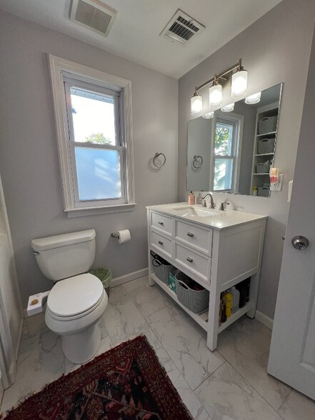 Building Photo - 125 Hamilton St