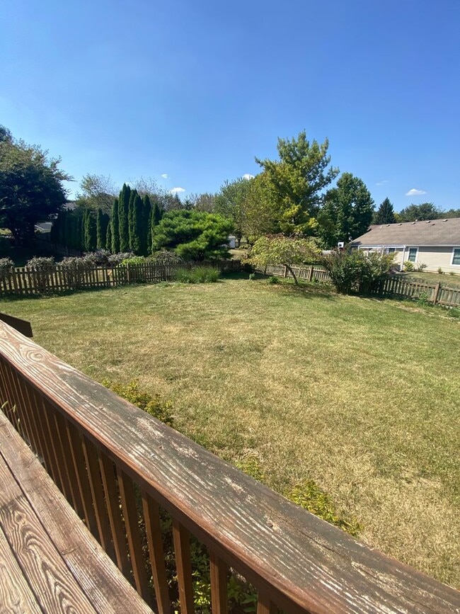 Building Photo - Spacious 4 Bedroom, 2.5 Bath Home
