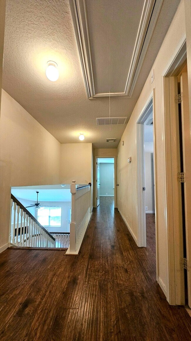 Building Photo - 714 Cypresswood Ridge