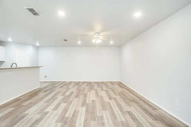 Building Photo - Spacious 3-Bedroom Duplex with Open Living Areas!