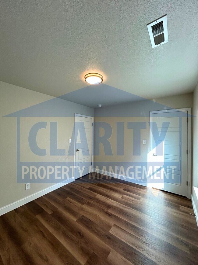 Building Photo - Single level, 3 bedroom home!