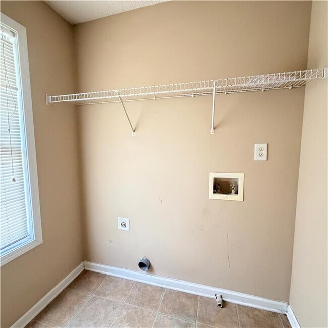 Building Photo - 153 Greystone Cir