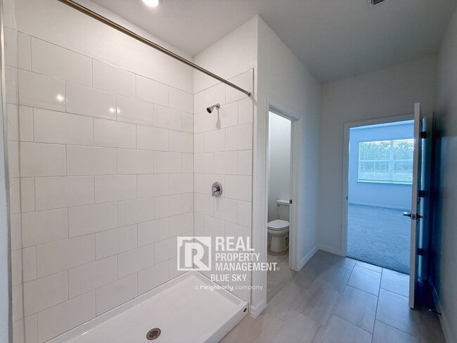 Building Photo - 18200 Pleasantview Blvd