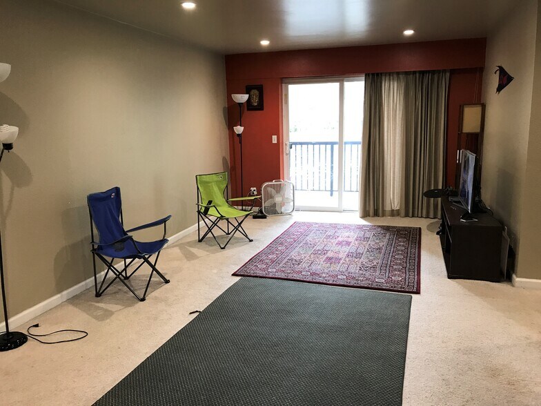 Building Photo - 14625 NE 34th St