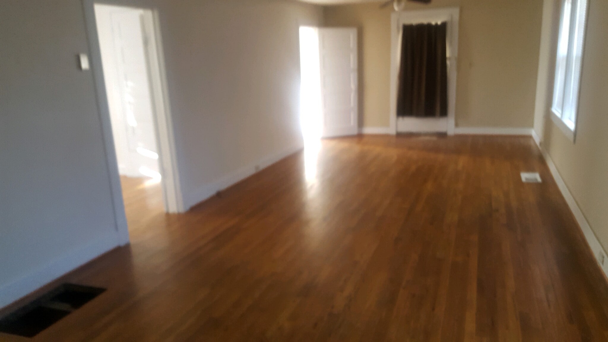 Den - 803 E Hill Ave