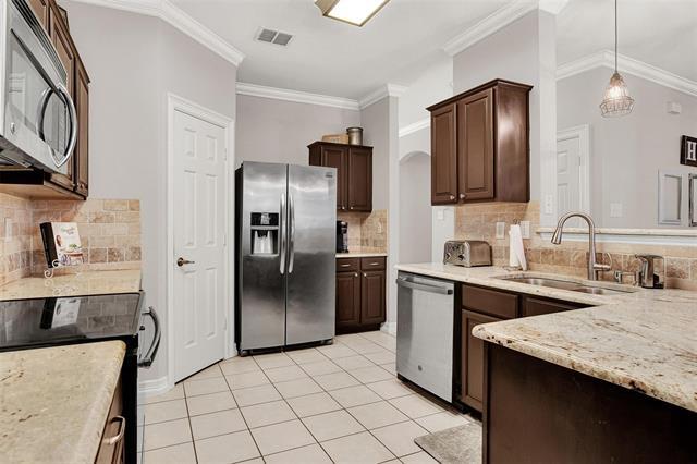 Building Photo - 2305 Orchid Dr