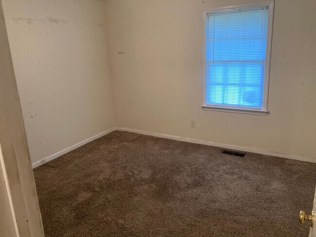 Building Photo - 110 W Wedgewood Cir