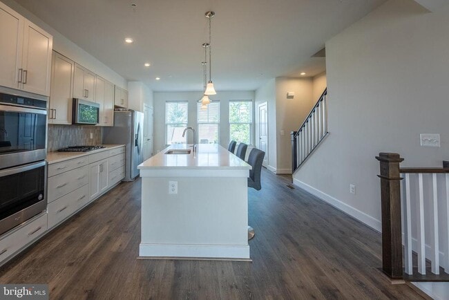 Building Photo - 6069 Dreher Ct