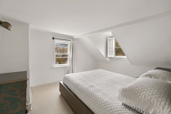 Building Photo - 45 Burying Hill Rd