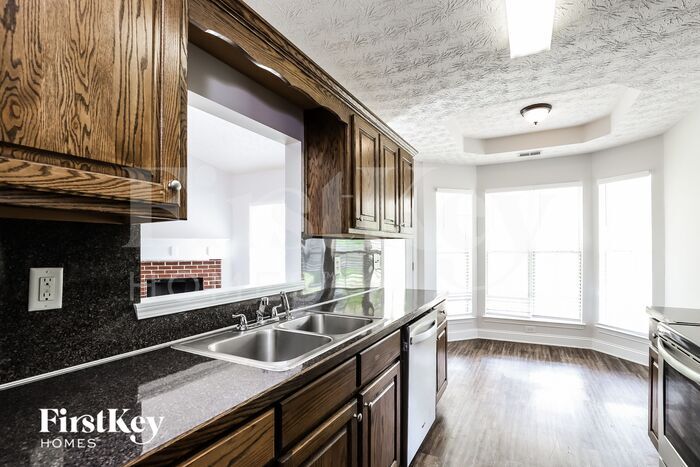 Building Photo - 807 Lazy Ln