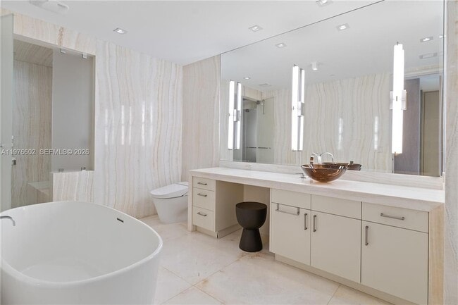 Building Photo - 17749 Collins Ave