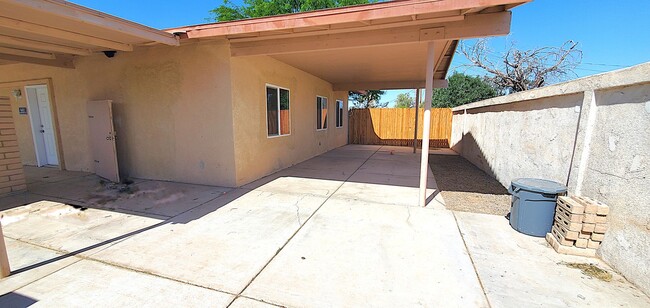 Building Photo - Beautifully 3-bedroom, 1-bathroom apartment