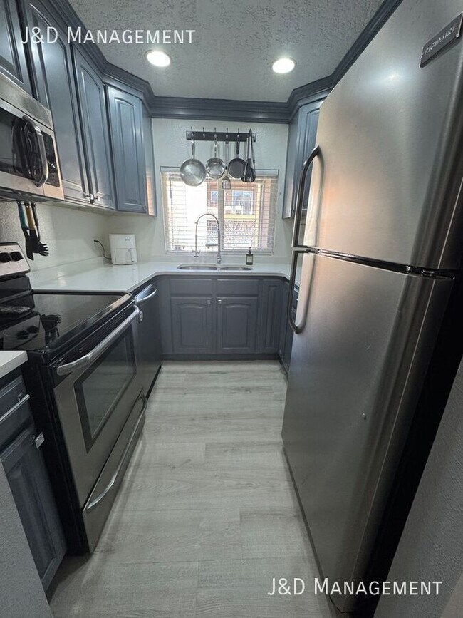 Building Photo - 2416 S Elizabeth St