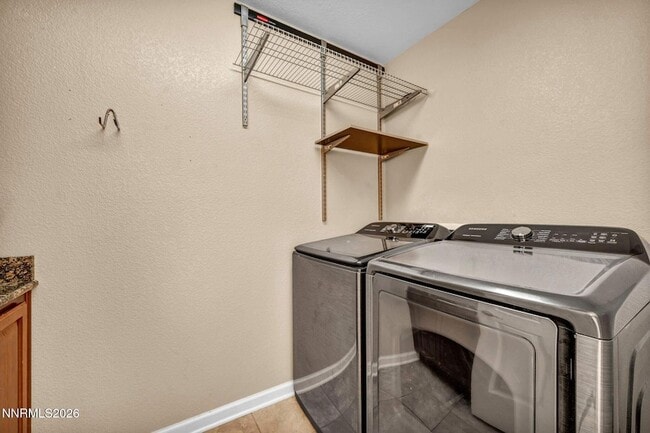 Building Photo - 520 Needles Ct