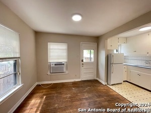 Building Photo - 519 W Lynwood Ave