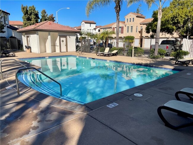 Building Photo - 5040 Codorniz Way