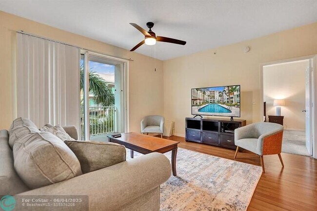 Building Photo - 804 E Windward Way