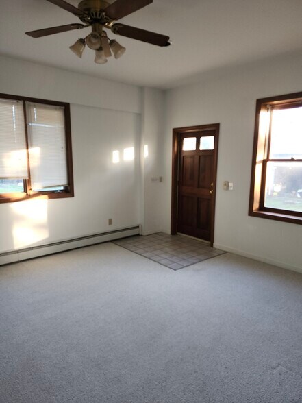1st Floor Living Area - 2 Tiffany Ln