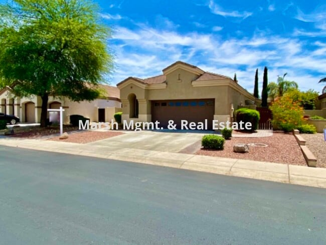 Building Photo - Very nice home with 2 bedrooms plus a den ...