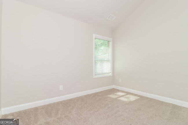 Building Photo - 677 Overlook Gln Dr