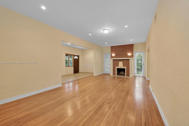 Building Photo - 46 Montilla Ave