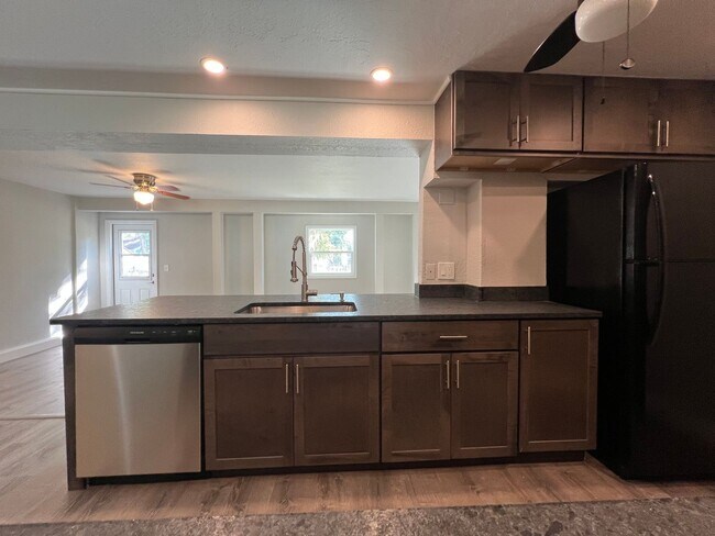 Building Photo - $1,650 ** Annual ** Available 6/15/26 ** Recently Upgraded **3 Bedroom / 2 Bath * Port Charlotte
