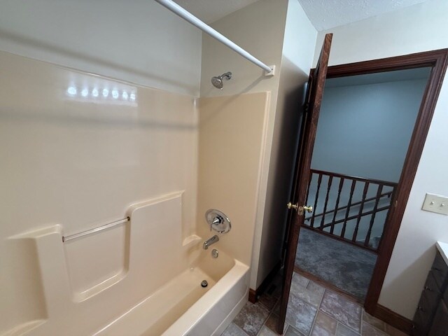 Building Photo - 5267 Center Rd