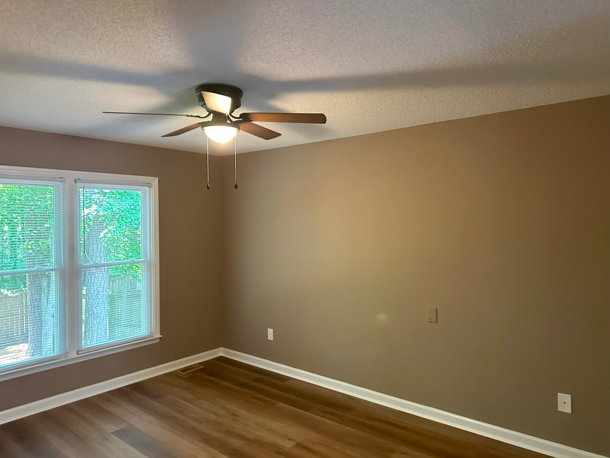 Building Photo - 420 Johnson St