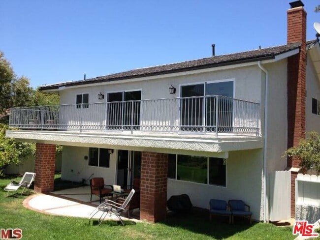 Building Photo - 17230 Avenida de la Herradura