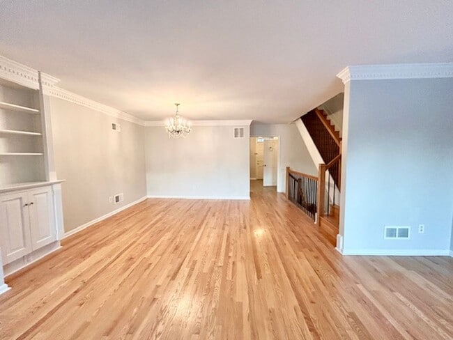 Building Photo - 10939 Wickshire Way