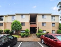 Building Photo - Spacious Charlotte Condo with Private Balcony!