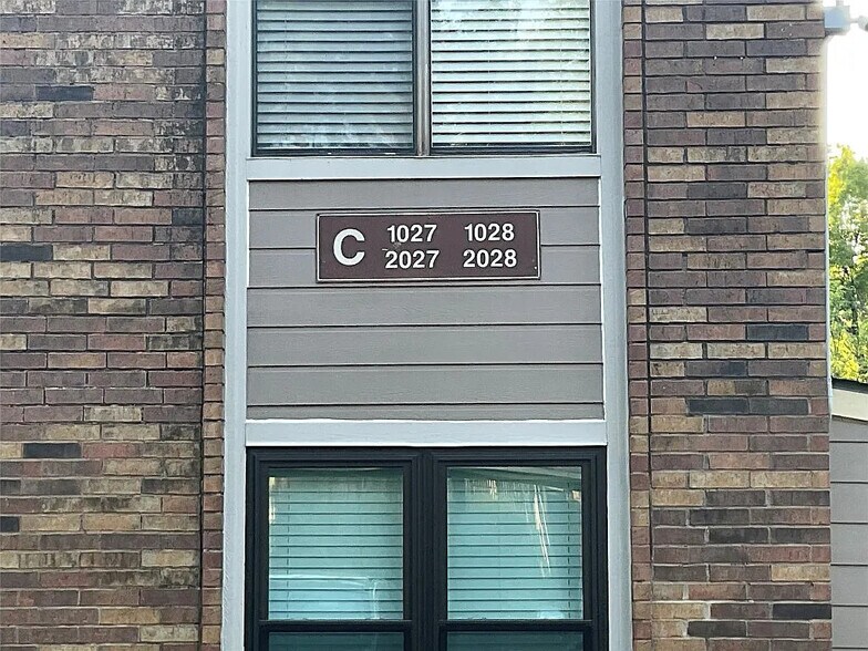 Building Photo - 8109 Skillman St