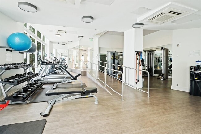 Building Photo - 601 NE 27th St