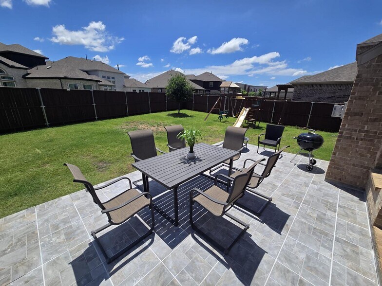 Building Photo - 4100 Smokey Hill Ct