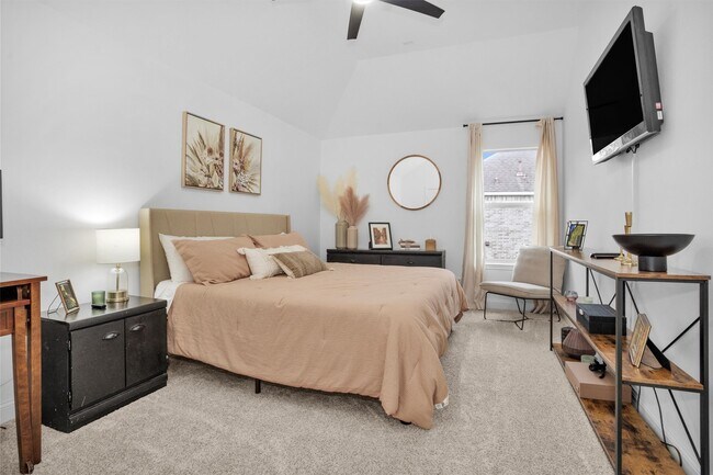 Building Photo - 3006 E Lake Falls Cir