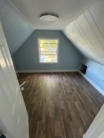 Building Photo - 200 B Axford Ave
