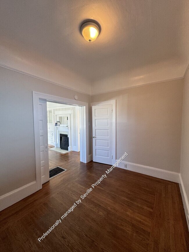 Building Photo - MOVE-IN READY 2+BR House in Prime NOBE neighborhood