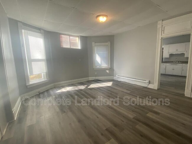 Building Photo - 121 Gilbert Ave