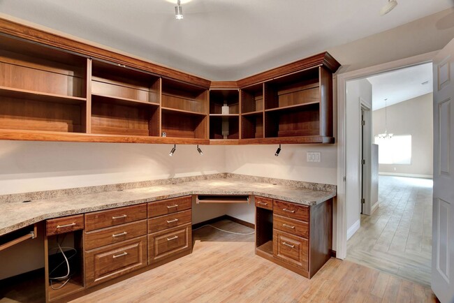 Building Photo - FOR RENT Palm Canyon