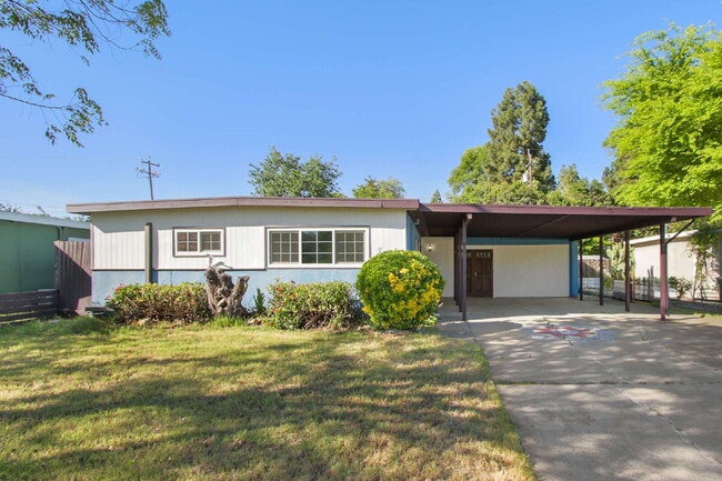 Building Photo - Available Now or Fall. Old East Davis Rental with Spacious Yard, Bonus Room & Easy Bike Access to...