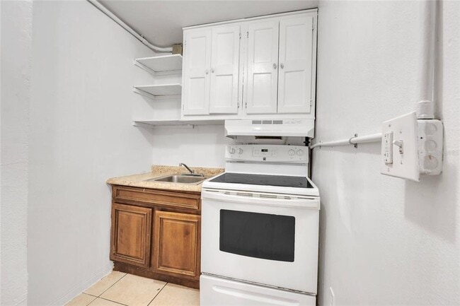 Building Photo - 552 Fairmount Rd