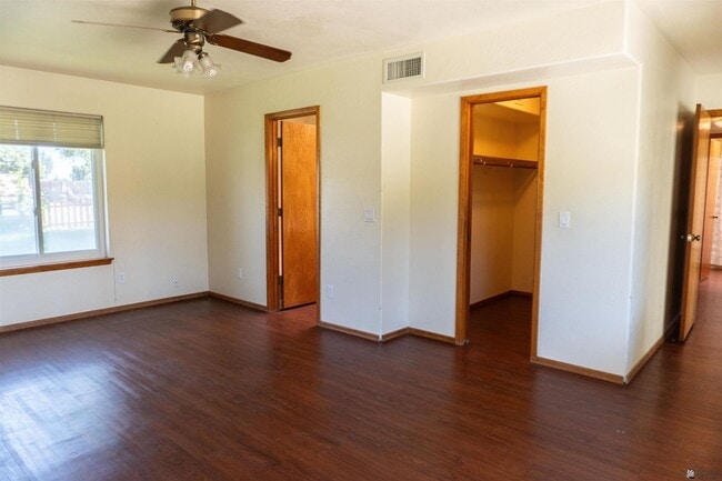 Building Photo - 2121 W 25th St
