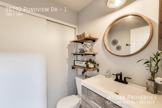 Building Photo - 28792 Pondview Dr